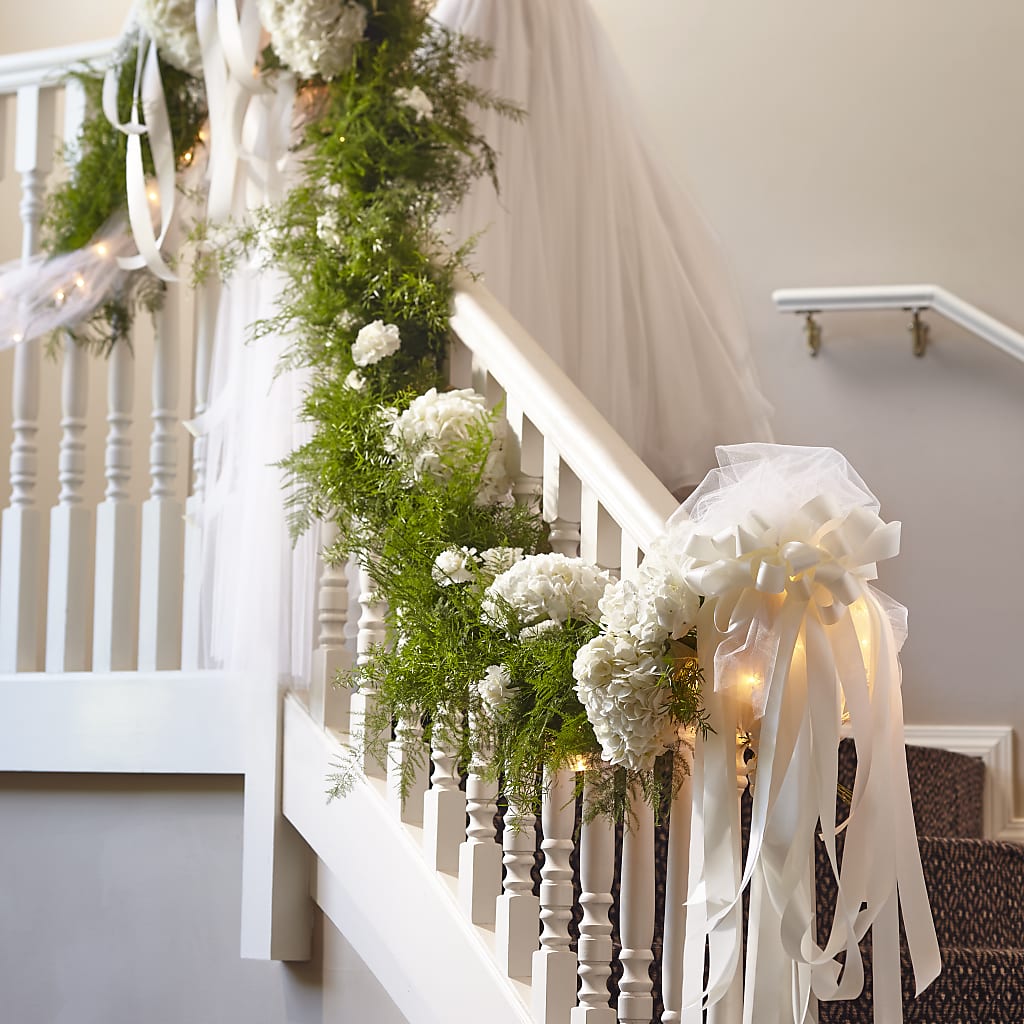Champagne Dreams Garland – Two Flower Girls, Skokie IL